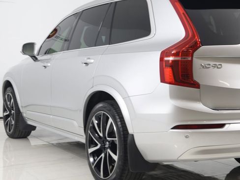 Used 2022 Volvo XC90 T6 Momentum w/ Climate Package image 26