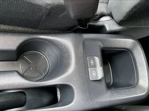 Used 2021 Nissan Kicks S image 16