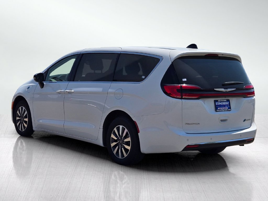 Used 2024 Chrysler Pacifica Limited FWD image 6