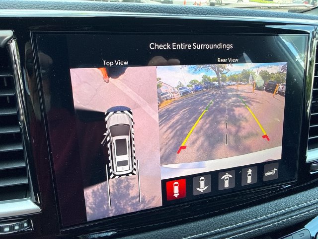 New 2027 Chrysler Pacifica Select w/ Family Tech Group AWD/4WD image 21