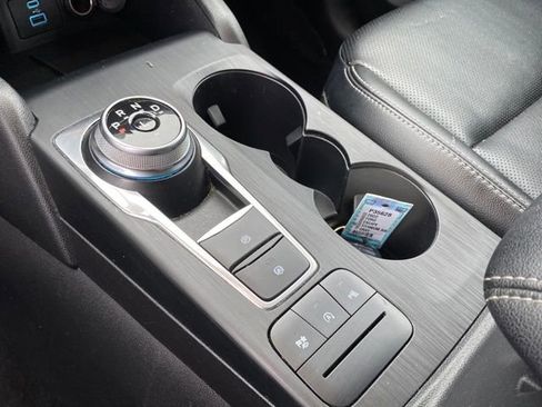 Used 2022 Ford Escape Titanium image 12