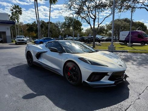 Used 2021 Chevrolet Corvette Stingray Premium Conv w/ Z51 Performance Package image 3