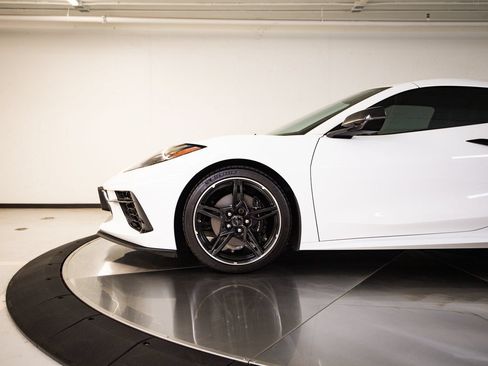 Used 2022 Chevrolet Corvette Stingray Coupe RWD image 11