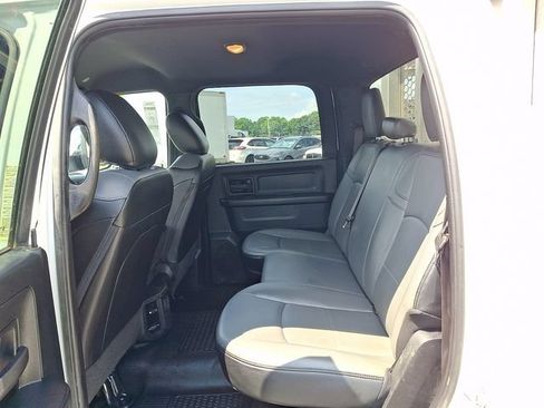 Used 2022 RAM 5500 Tradesman w/ Chrome Appearance Group AWD/4WD image 8