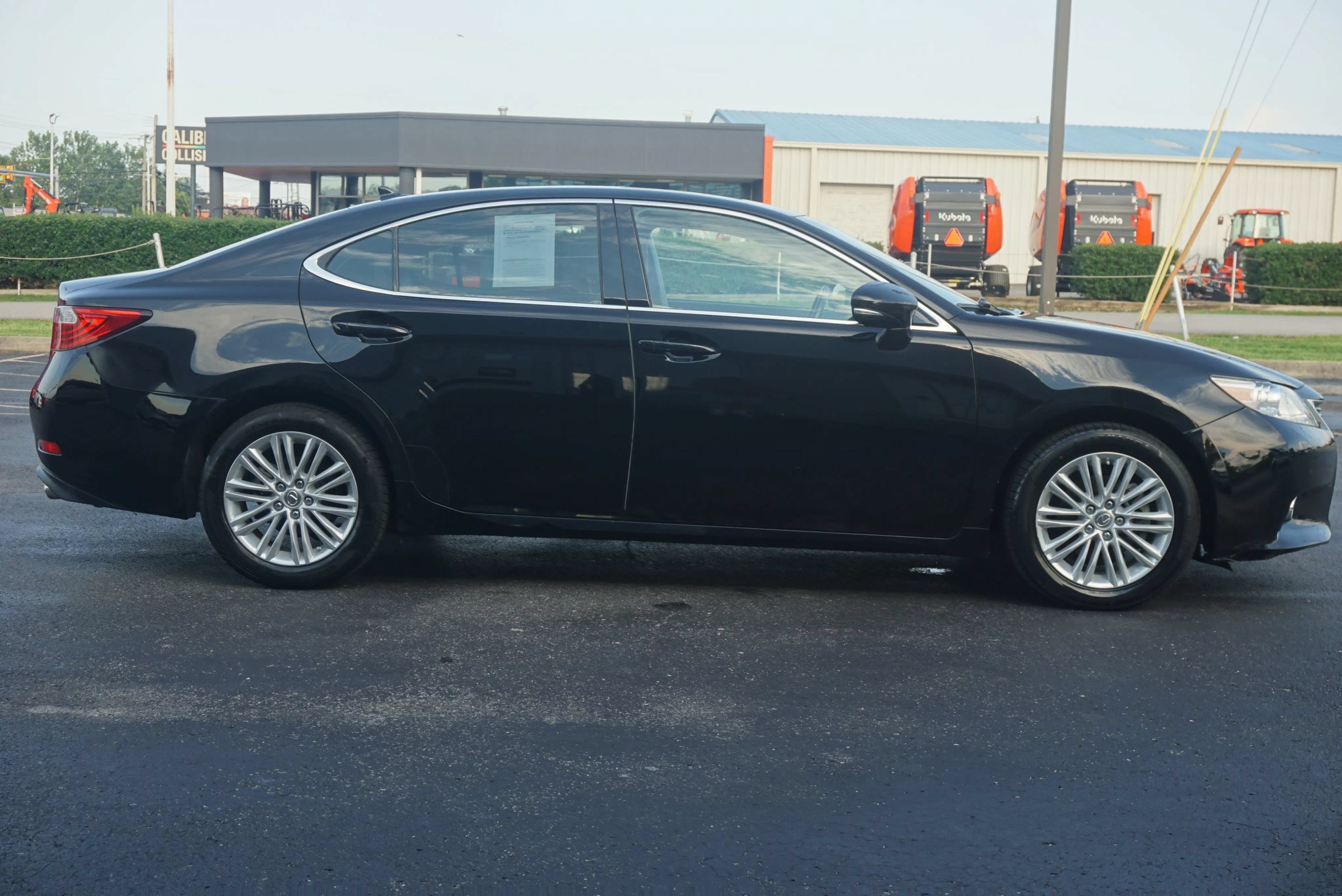 Used 2014 Lexus ES 350 w/ Luxury Package FWD image 4