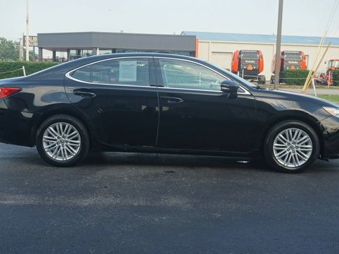 Used 2014 Lexus ES 350 w/ Luxury Package FWD image 4