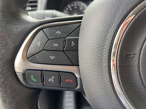 Used 2022 Jeep Renegade Latitude w/ Convenience Group image 14
