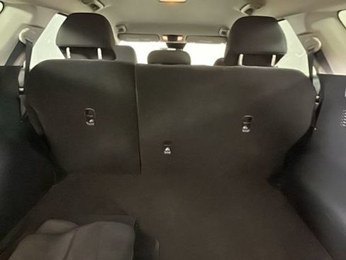 Used 2025 Kia Sportage LX AWD/4WD image 28