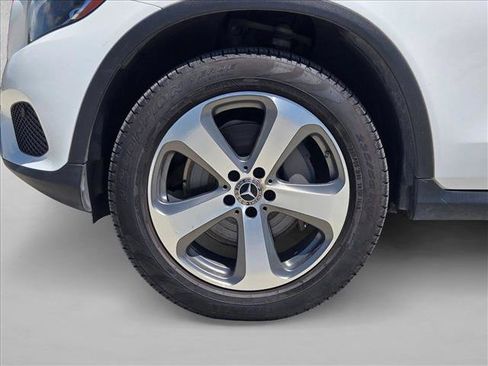 Used 2017 Mercedes-Benz GLC 300 image 24