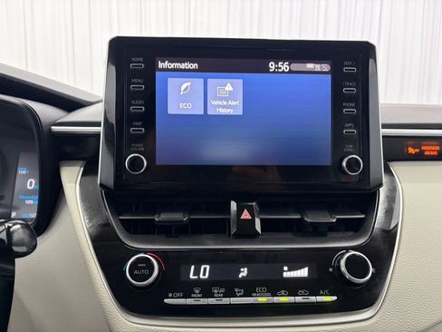 Used 2020 Toyota Corolla LE FWD image 29