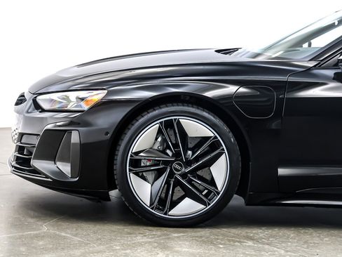 Used 2023 Audi RS e-tron GT w/ Ceramic Brake Package image 11