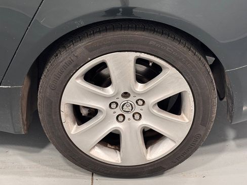 Used 2011 Jaguar XF image 31