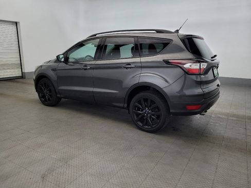 Used 2018 Ford Escape SE w/ SE Sport Appearance Package FWD image 3