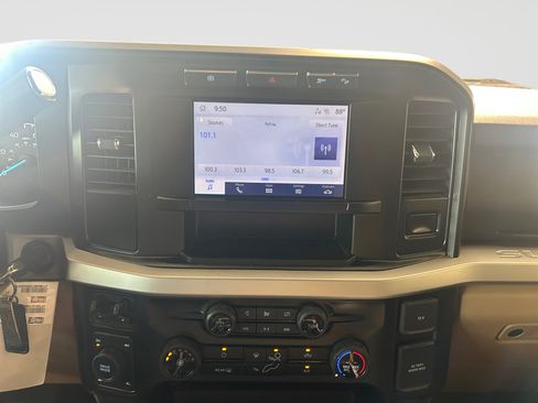 Used 2024 Ford F350 XLT AWD/4WD image 14
