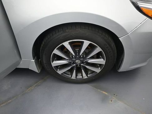 Used 2016 Nissan Altima 2.5 SV FWD image 28