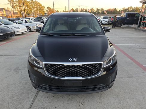 Used 2015 Kia Sedona LX image 4