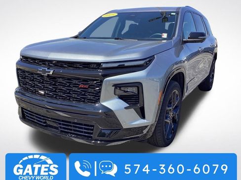 Used 2025 Chevrolet Traverse RS w/ LPO, Floor Liner Package AWD/4WD image 6