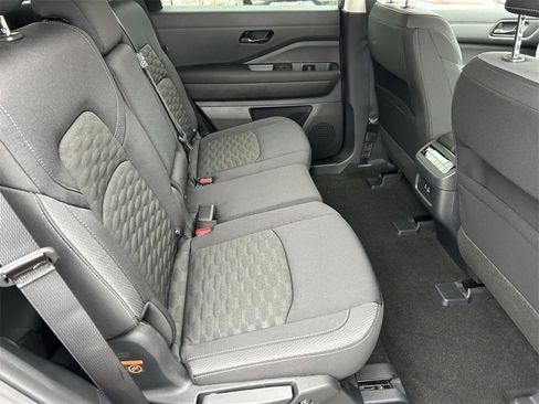 New 2025 Nissan Pathfinder SV w/ Black Appearance Package image 11