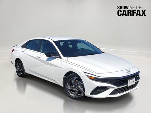 Certified 2025 Hyundai Elantra Sport FWD image 1