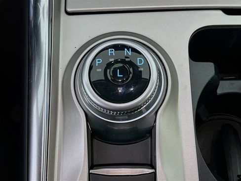 Used 2022 Ford Explorer XLT w/ Equipment Group 202A image 25