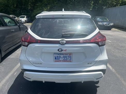 Used 2023 Nissan Kicks SV FWD image 8