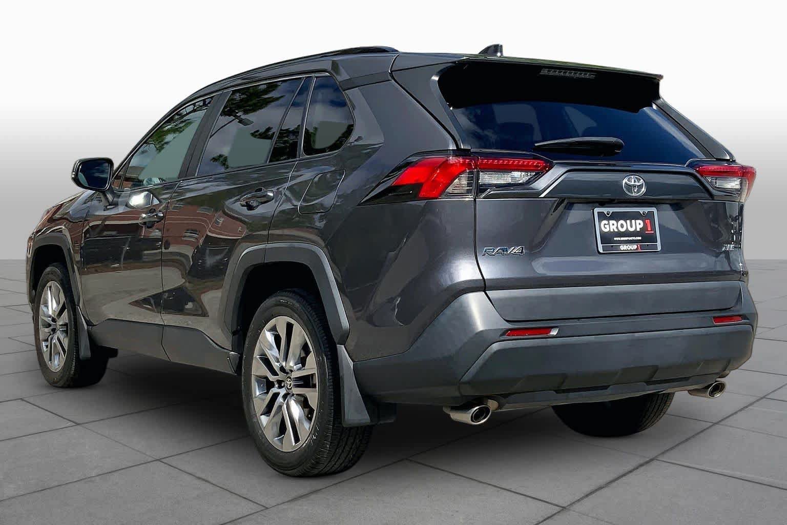 Used 2023 Toyota RAV4 XLE Premium FWD image 11
