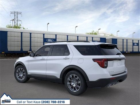 New 2026 Ford Explorer Active w/ Active Comfort Package image 4