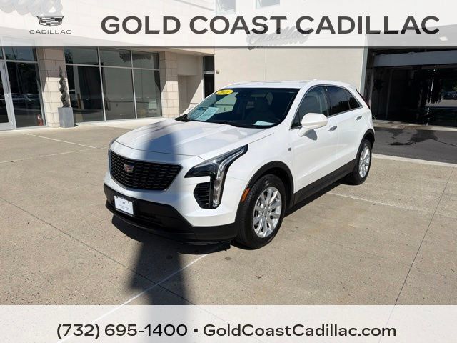 Used 2021 Cadillac XT4 Luxury w/ Cold Weather Package FWD image 1