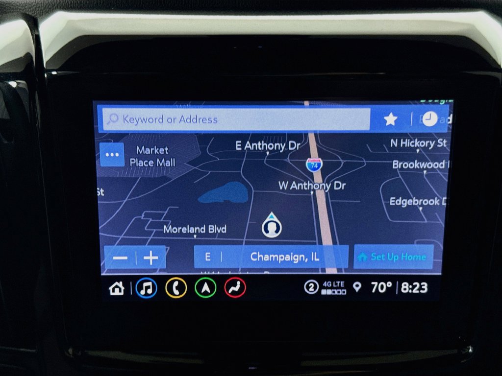 Used 2023 Chevrolet Traverse RS FWD image 13