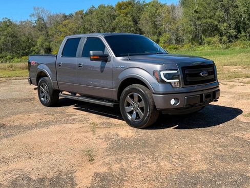 Used 2014 Ford F150 Lariat w/ Lariat Chrome Package image 7