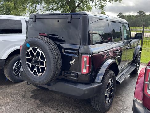 New 2026 Ford Bronco Outer Banks image 3