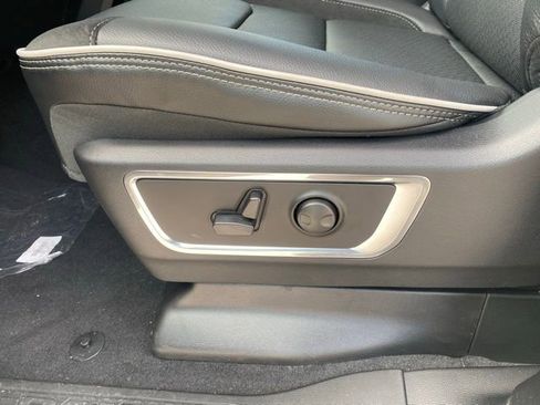 New 2026 RAM 1500 Laramie w/ Night Edition AWD/4WD image 17