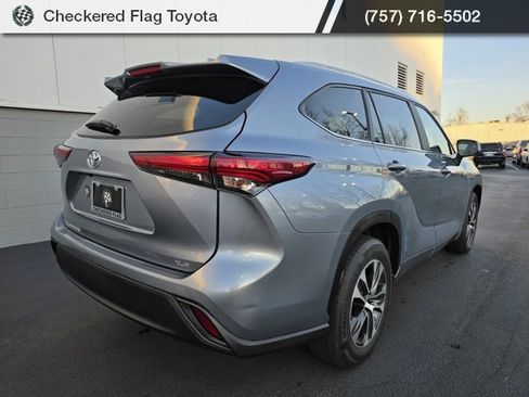 Used 2023 Toyota Highlander XLE image 7