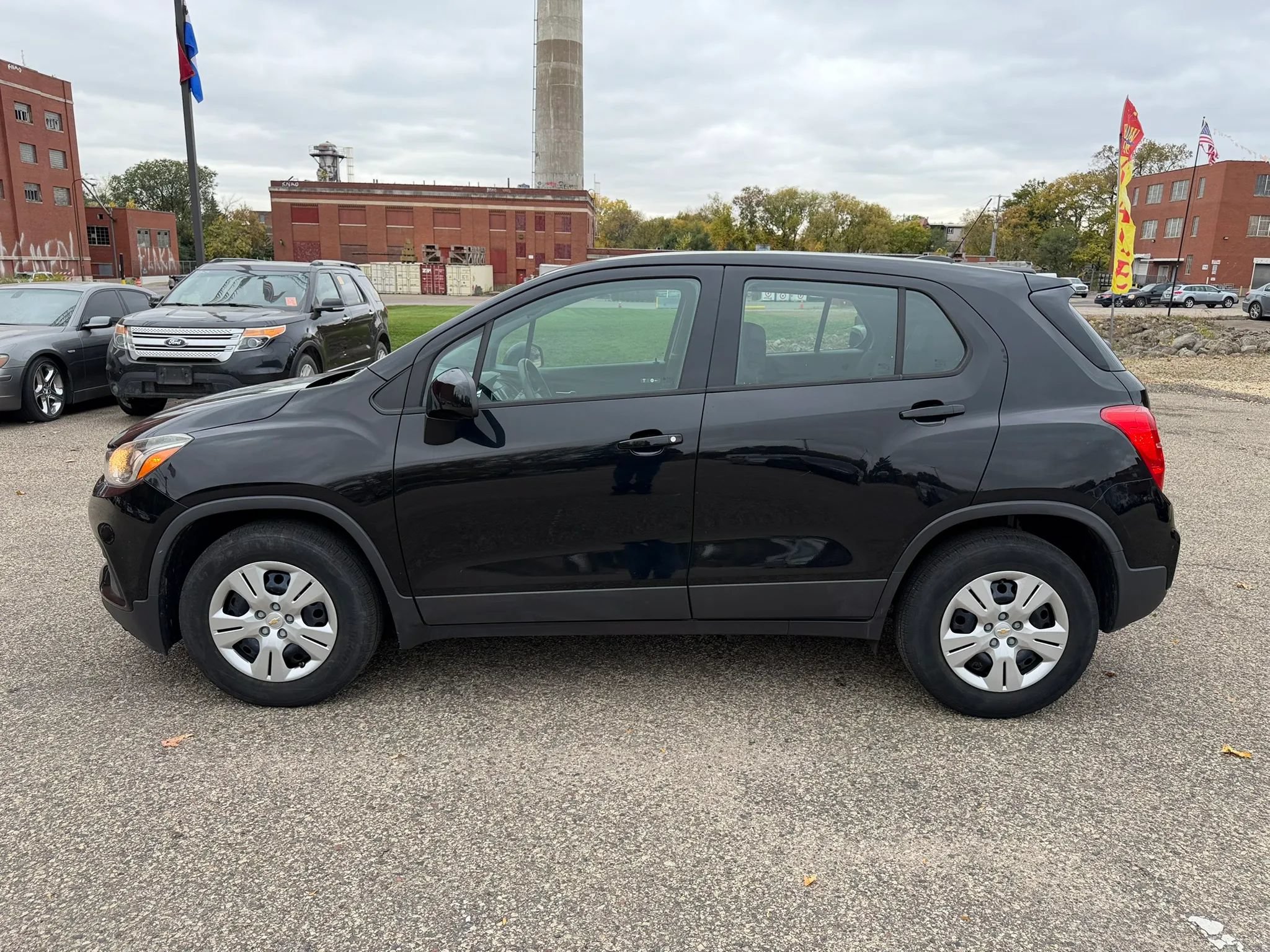 Used 2017 Chevrolet Trax LS FWD image 3