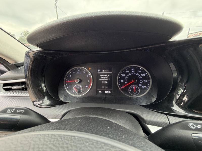Used 2021 Kia K5 LXS FWD image 19