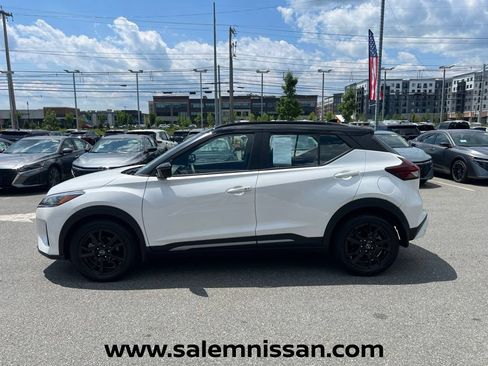 Used 2023 Nissan Kicks SR FWD image 4