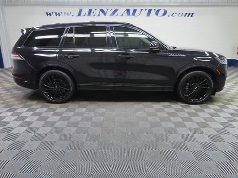 Used 2025 Lincoln Aviator Reserve w/ Jet Appearance Package image 2