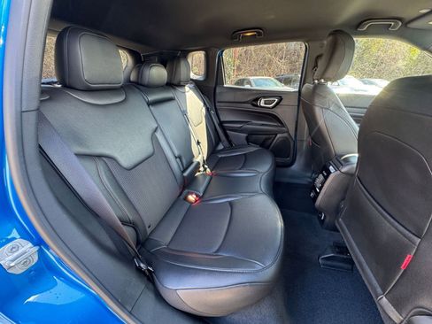 Used 2025 Jeep Compass Trailhawk image 35