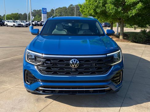 Used 2025 Volkswagen Atlas Cross Sport SEL Premium R-Line image 2