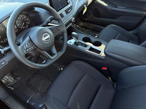 Certified 2025 Nissan Altima 2.5 S FWD image 15