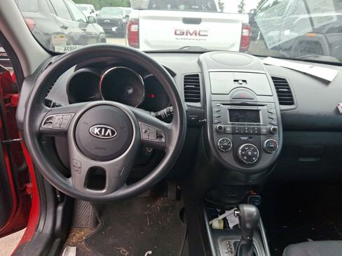 Used 2011 Kia Soul + FWD image 11
