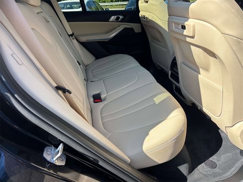 Used 2019 BMW X5 xDrive40i w/ Convenience Package image 19
