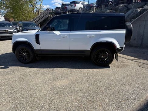 Used 2022 Land Rover Defender 110 AWD/4WD image 3