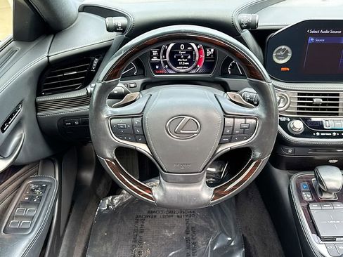 Used 2022 Lexus LS 500 w/ Interior Upgrade Package image 24