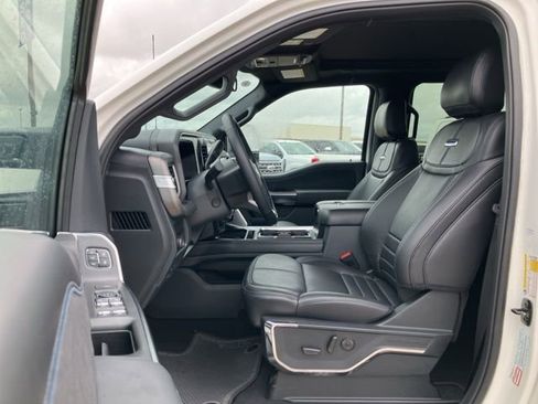 New 2025 Ford F250 Platinum image 26