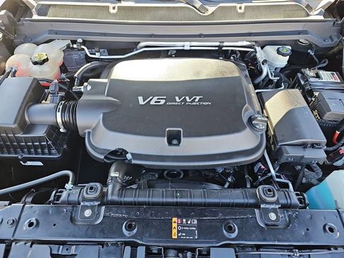 Used 2020 Chevrolet Colorado W/T w/ Custom Special Edition image 32