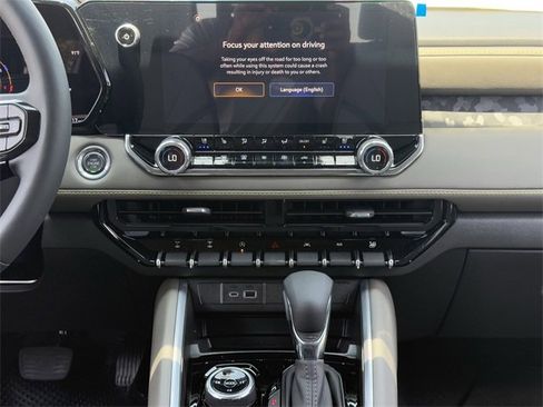 New 2025 Chevrolet Colorado ZR2 w/ Technology Package image 17