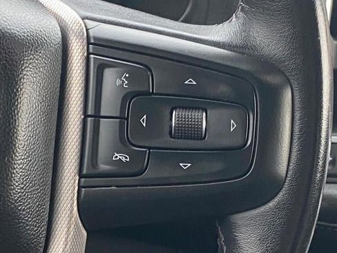 Used 2022 GMC Yukon Denali AWD/4WD image 9