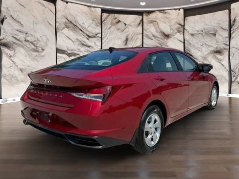 Used 2023 Hyundai Elantra SE FWD image 6