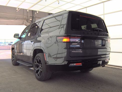 Used 2024 Jeep Wagoneer Series II RWD image 9